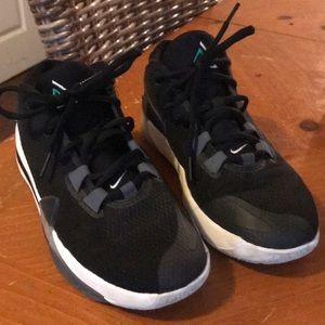 Youth Boys Sneakers /Nike